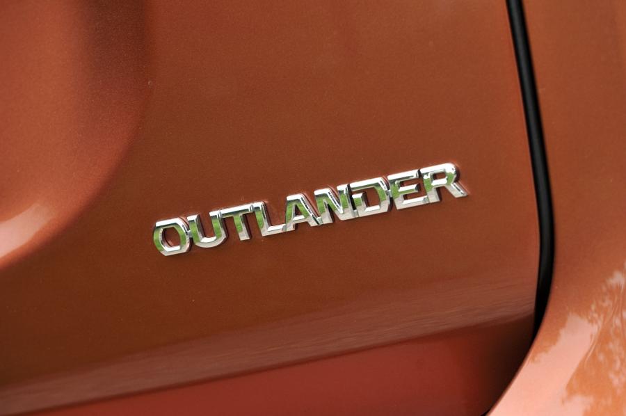  Mitsubishi Outlander 2012 года  (фото 40 из 89)